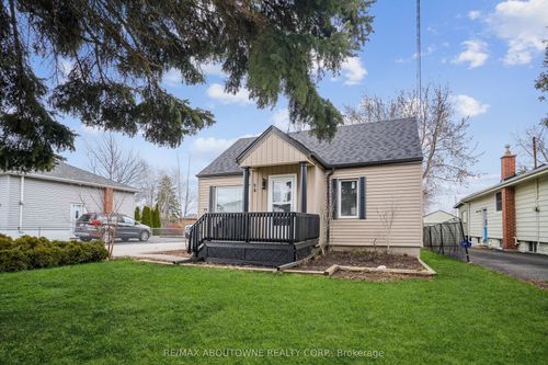 96 Mohawk Rd E, Hamilton, ON, L9A2G9 | Card Image