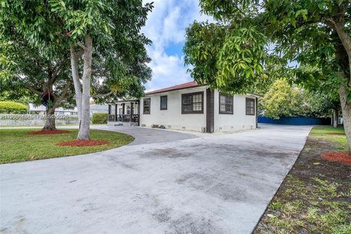 65 Nw 118th St, Miami, FL, 33168-4428 | Card Image