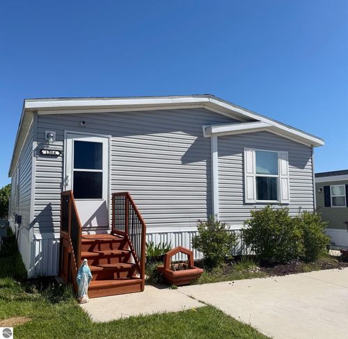 1304 Powder Horn Ct, Mt Pleasant, MI, 48858-4565 | Card Image