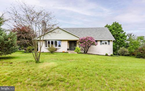 218 Three Square Hollow Rd, NEWBURG, PA, 17240-9213 | Card Image