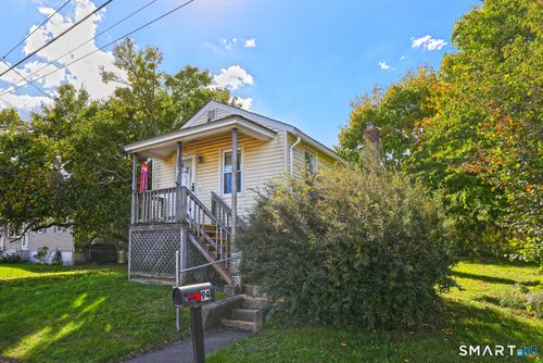 94 Robart St, West Haven, CT, 06516-1219 | Card Image