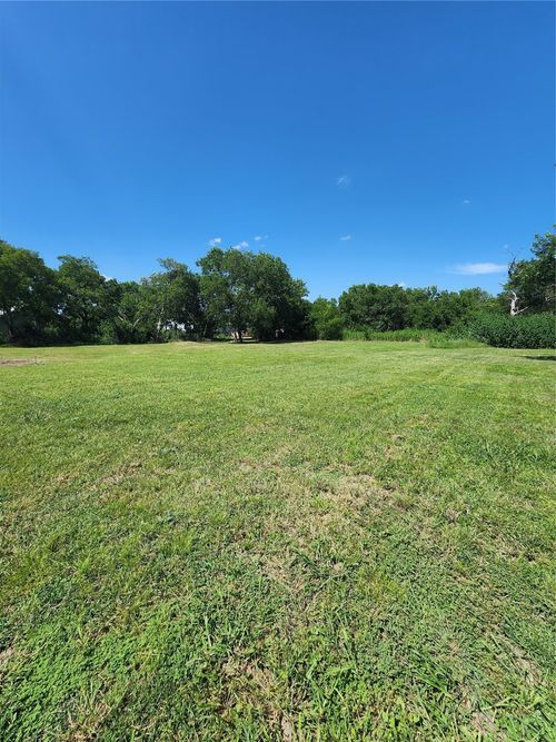 309 S Falls St, Mart, TX, 76664-1322 | Card Image