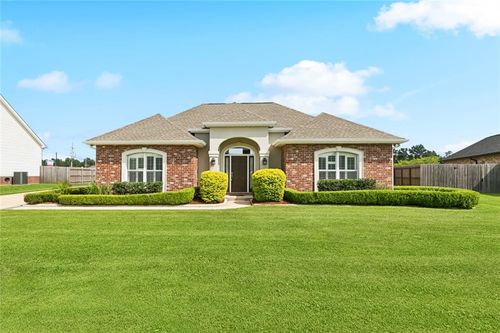 115 Montpelier Dr, Boutte, LA, 70039-3046 | Card Image