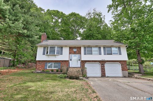 58 Oak Hollow Dr, Waterbury, CT, 06708-1831 | Card Image