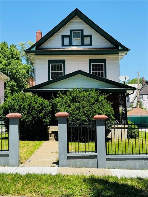 3926 Norledge Ave, Kansas City, MO, 64123-1220 | Card Image
