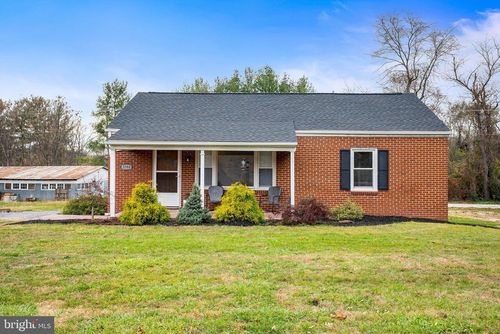 3764 E Side Hwy, GROTTOES, VA, 24441-4818 | Card Image