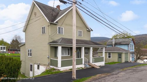 810 Pine St, Mayfield, PA, 18433-2134 | Card Image