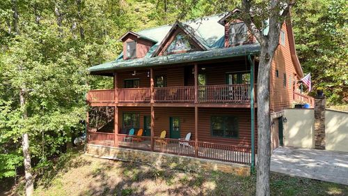 3204 Creekview Rd, Hiawassee, GA, 30546-4305 | Card Image