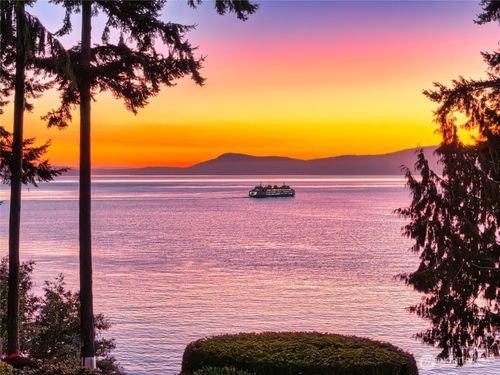 4002 Oakes Ave, Anacortes, WA, 98221-1145 | Card Image