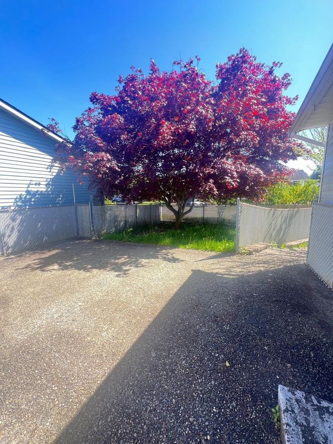 20293 Stanton Avenue, House other with 5 bedrooms, 2 bathrooms and 4 parking in Maple Ridge BC | Image 2