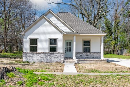 319 N Maple St, Covington, TN, 38019-2117 | Card Image