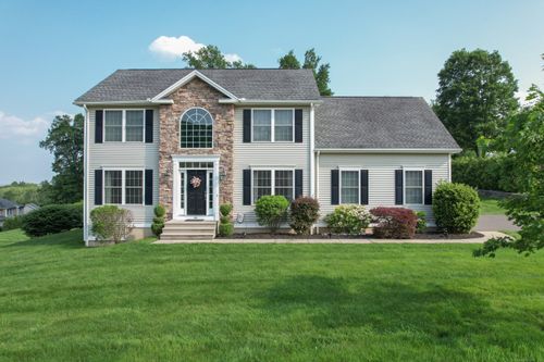 99 Loop Rd, Watertown, CT, 06795-1552 | Card Image