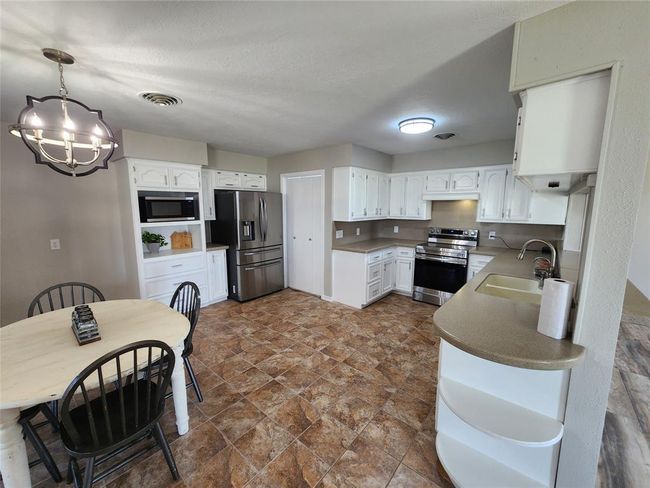 All new stainless steel appliances | Image 10