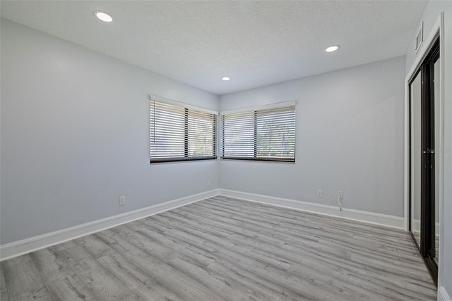 #2 Bedroom in 3158 | Image 30