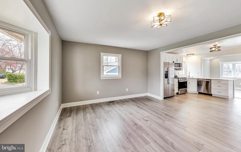 Residential in COLLEGE PARK 4
