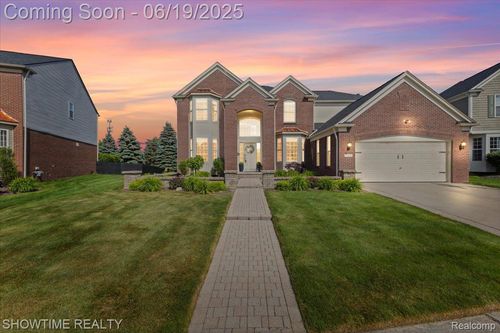 7108 S Central Park, Shelby Twp, MI, 48317-2342 | Card Image