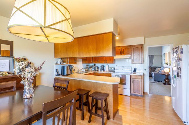 3682 Godwin Avenue, House other with 10 bedrooms, 4 bathrooms and 2 parking in Burnaby BC | Image 6