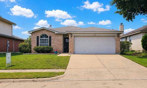 604 Bluejay Dr, Saginaw, TX, 76131-4890 | Card Image