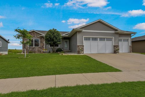 4329 Berry Hill Rd, Cedar Falls, IA, 50613-9020 | Card Image