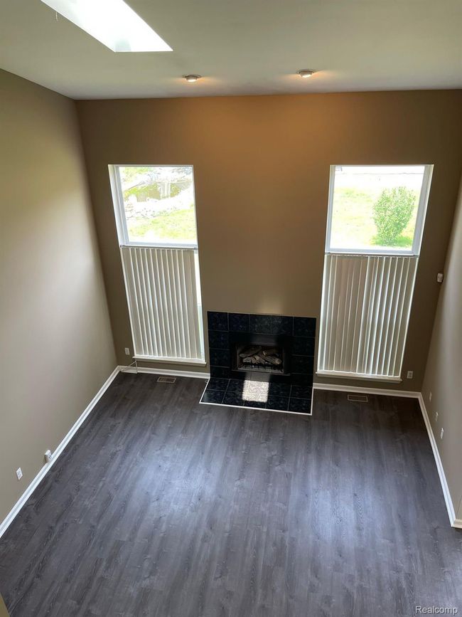 47000 Harbour Pointe Ct, House other with 4 bedrooms, 3 bathrooms and null parking in Van Buren Twp MI | Image 15