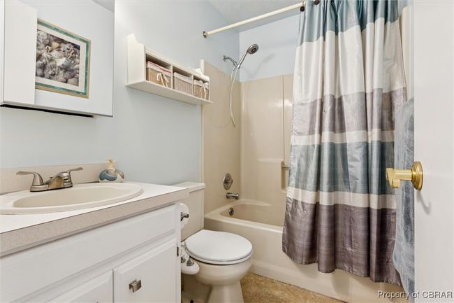 Hall Full Bathroom | Image 24