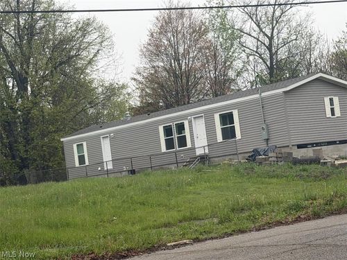 28 W Philadelphia Ave, Youngstown, OH, 44507-1639 | Card Image