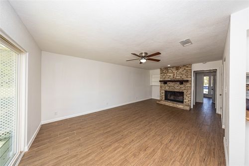 18 Cypress Fairway Vlg, Wimberley, TX, 78676-1973 | Card Image