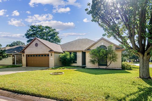 216 Meadow Brook Drive, Fredericksburg, TX, 78624 | Card Image