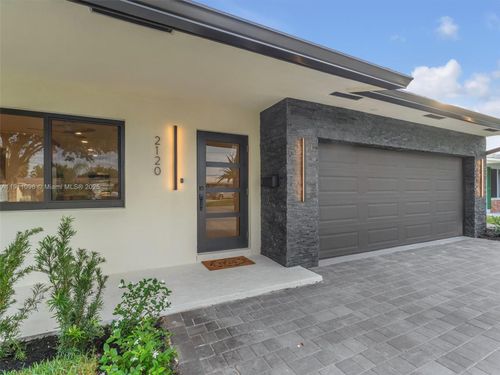 2120 Ne 55th Ct, Fort Lauderdale, FL, 33308-3112 | Card Image