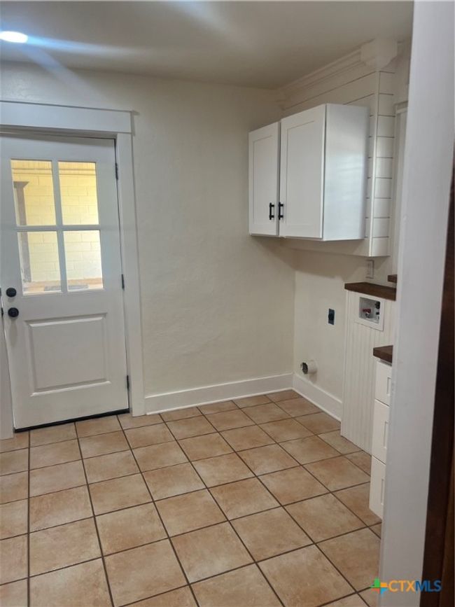 1102 Crockett, House other with 4 bedrooms, 3 bathrooms and null parking in Cotulla TX | Image 13