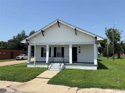 404 E Center Street, Sikeston, MO, 63801 | Card Image