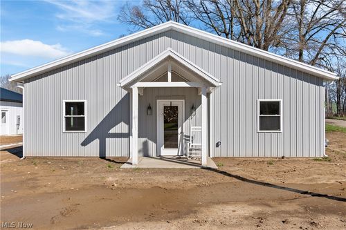 515 Pine St Nw, Beach City, OH, 44608-9578 | Card Image