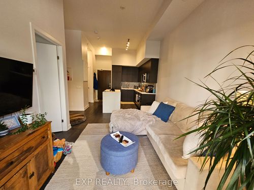 205-38 Iannuzzi St, Toronto, ON, M5V0S2 | Card Image
