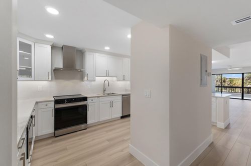 apt-304-1030 Us Highway 1, North Palm Beach, FL, 33408-3819 | Card Image