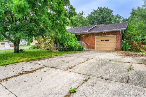383 West St, Warwick, ON, N0M2S0 | Card Image