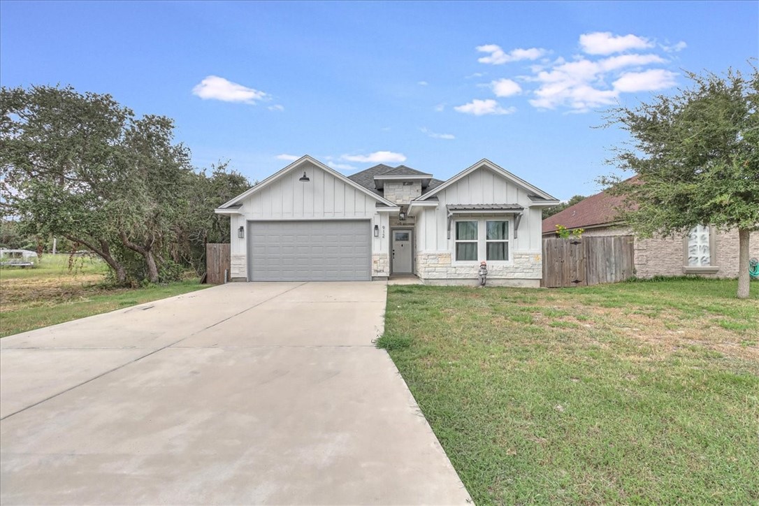 10th St, Aransas Pass, TX 78336