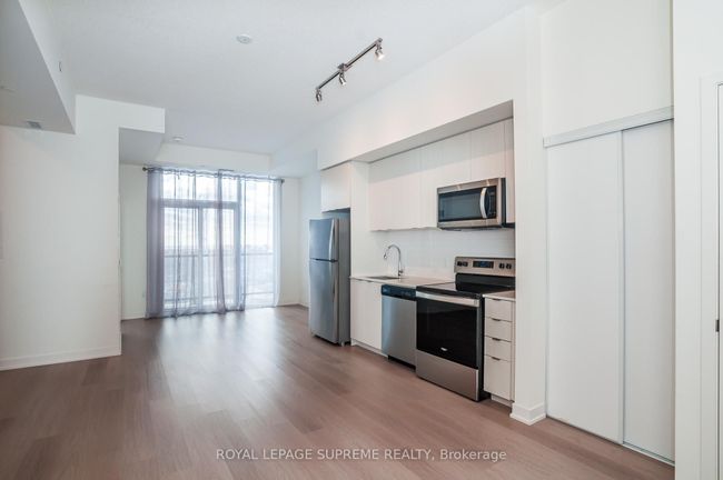 811 - 859 The Queensway, Condo with 2 bedrooms, 1 bathrooms and null parking in Etobicoke ON | Image 4