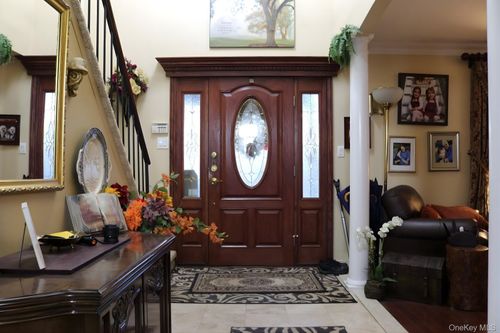 35 Hastings Dr, Ridge, NY, 11961-1729 | Card Image