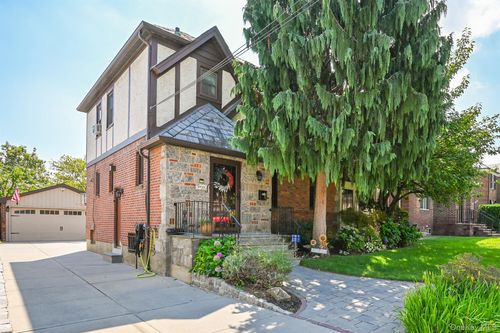 29-33 171st St, Flushing, NY, 11358-1541 | Card Image