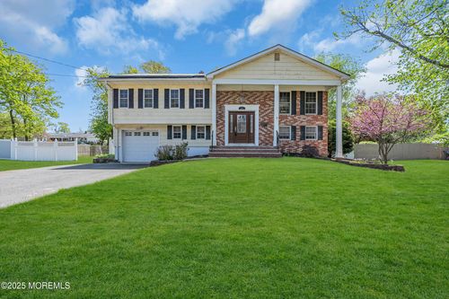 12 Windsor Rd, Howell, NJ, 07731-1717 | Card Image
