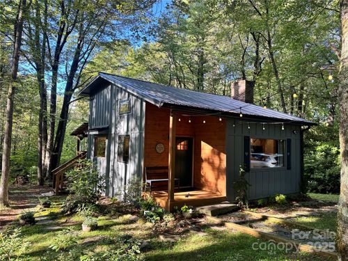 6622 Gingercake Rd, Newland, NC, 28657-7297 | Card Image
