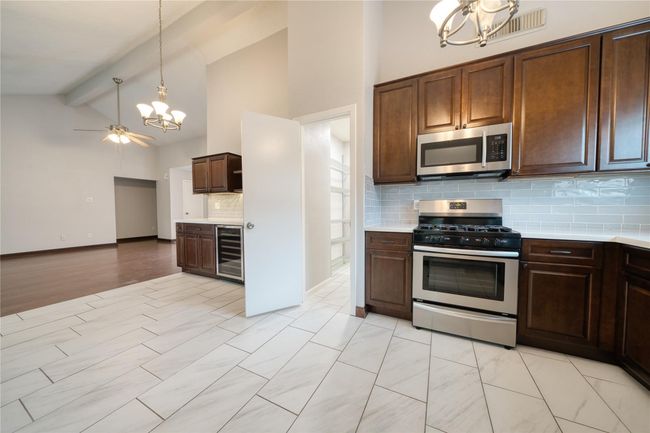 3034 Becket St, House other with 3 bedrooms, 2 bathrooms and 2 parking in Pearland TX | Image 14