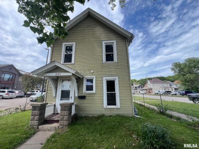 1002 W 5 Th Street, House other with 3 bedrooms, 1 bathrooms and null parking in Davenport IA | Image 1