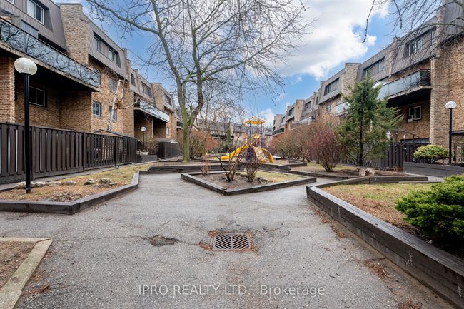 61 - 130 Ling Rd, Condo with 4 bedrooms, 2 bathrooms and 1 parking in Toronto ON | Image 48
