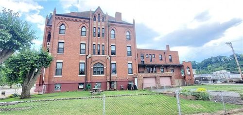 704 Market St, McKeesport, PA, 15132-2730 | Card Image