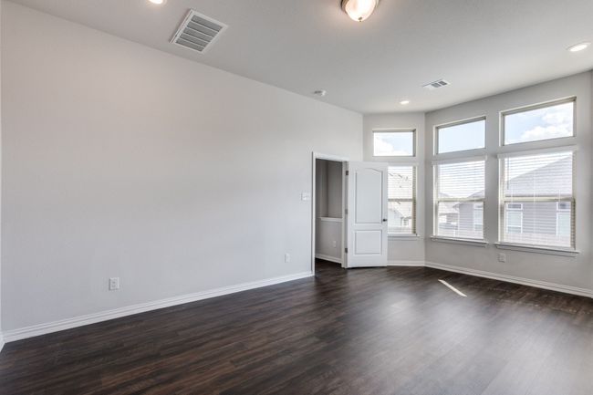 509 Oleander Loop, House other with 4 bedrooms, 3 bathrooms and 4 parking in Buda TX | Image 16
