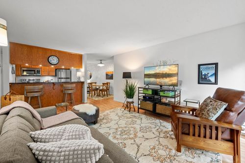 311-2800 Hamline Ave N, Roseville, MN, 55113-1760 | Card Image