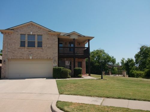 5281 Placid Dr, Haltom City, TX, 76117-1321 | Card Image