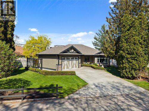 614 Armour Crescent, Kelowna, BC, V1W1A5 | Card Image