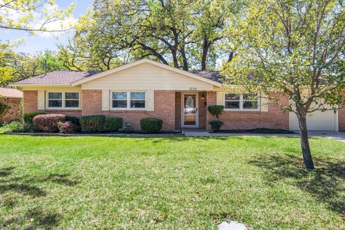 1702 Hendrix Dr, Irving, TX, 75061-7923 | Card Image